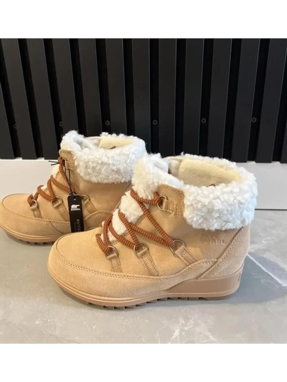 SOREL $160 WOMEN'S EVIET COZY LACE BOOTIE Size 7 - Picture 2 of 7